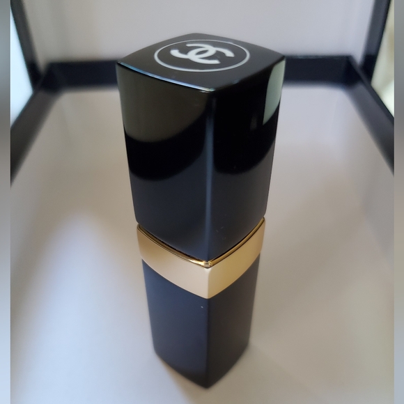 Chanel Rouge Coco 402 Adrienne Lipstick Discontinued - Picture 1 of 6